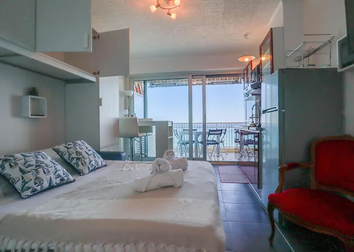 « Chateau Saint Louis 3 » Vue Mer, Terrasse *